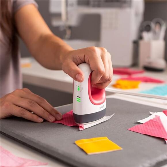 Mini Heat Press for Pressing Small Objects like Shoes, Stuffed Animals - Picture 3 of 7